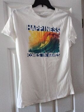 White Graphic 'Happiness Comes in Waves' Short Sleeve Tee